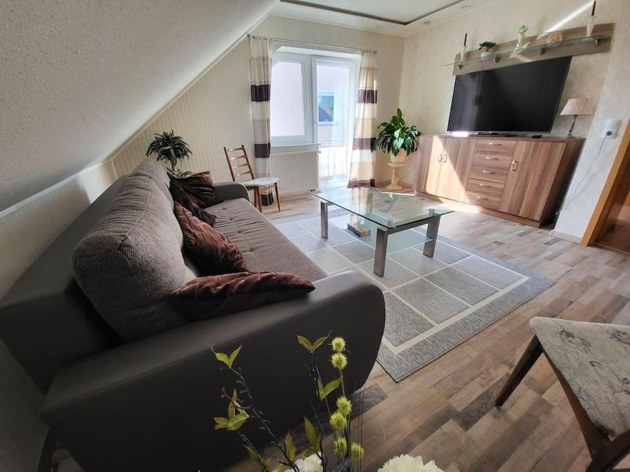 Schoene Wohnung Mit Eigenem Eingang Und Parkplatz Fulda Exterior foto