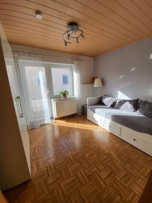Schoene Wohnung Mit Eigenem Eingang Und Parkplatz Fulda Exterior foto